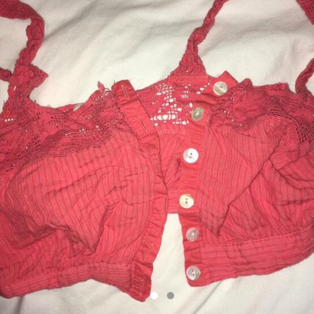 cutest coral top from urban outfitters 💘